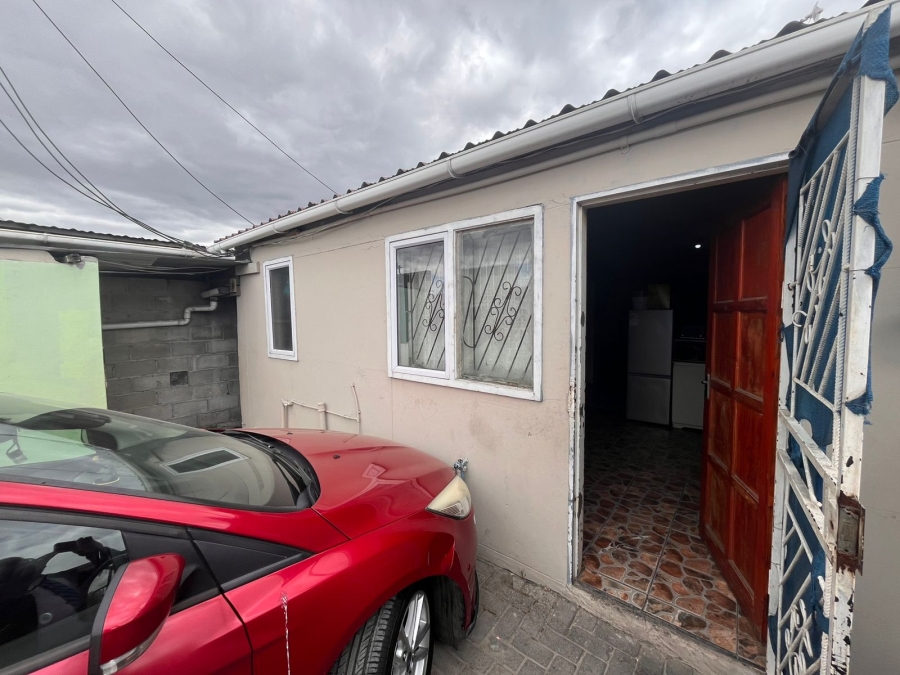 2 Bedroom Property for Sale in Delft Western Cape